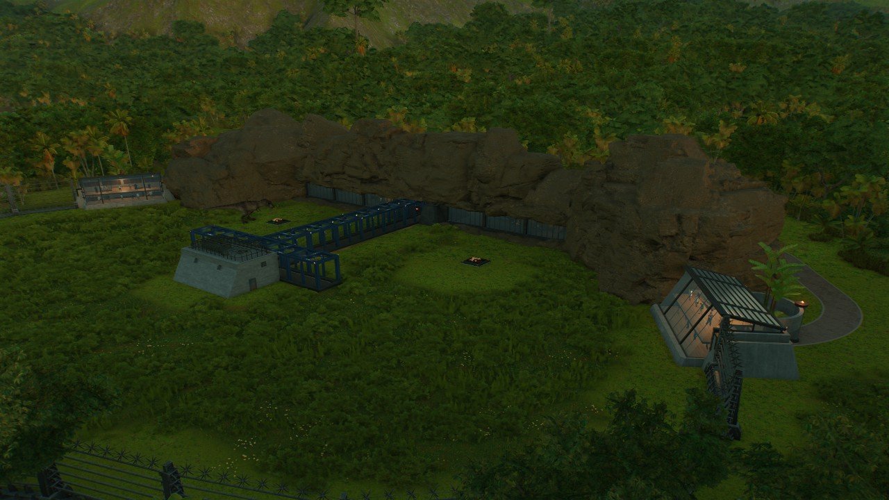 "Feeding Frenzy" Feeding Show Enclosure