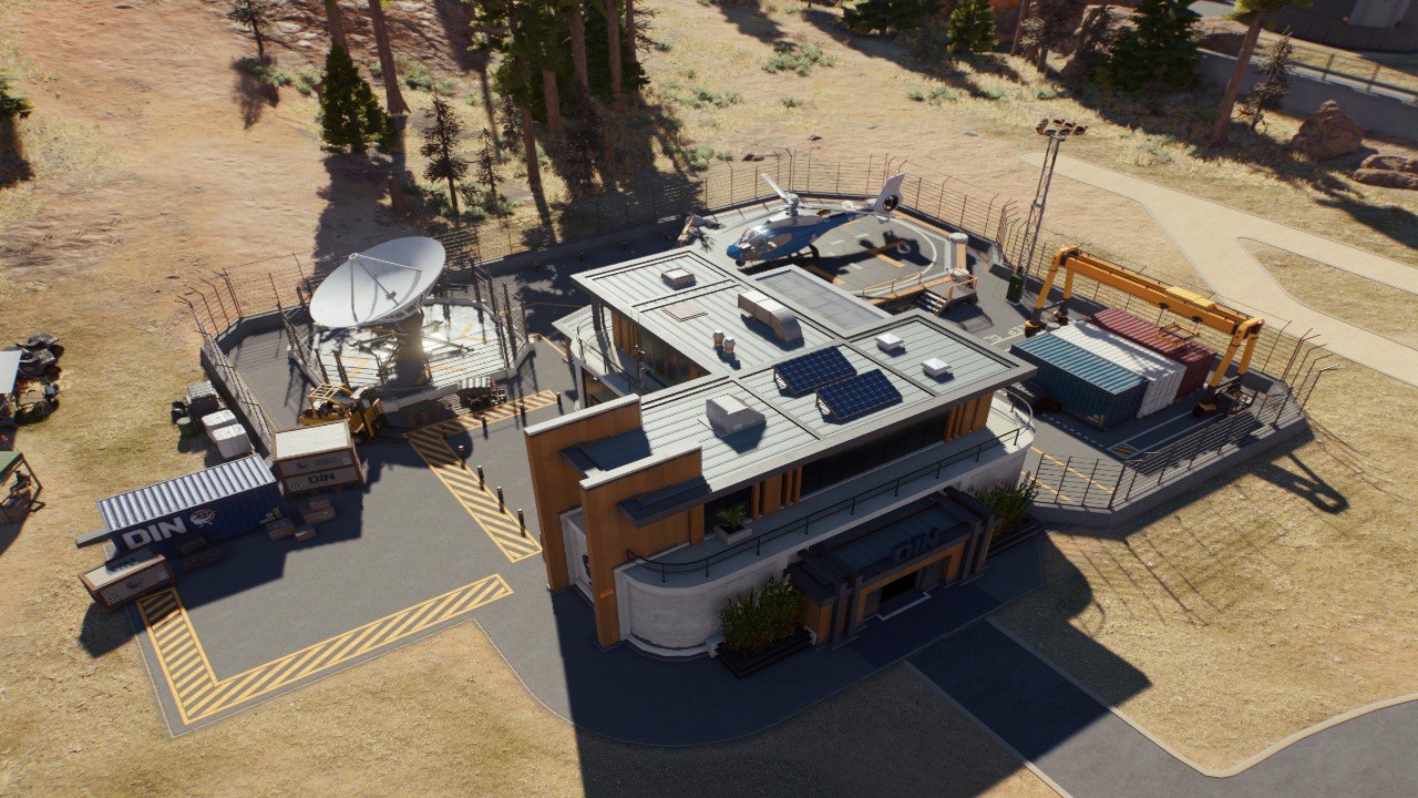 FENCED-IN + LOADING DOCK - EXPEDITION CENTER