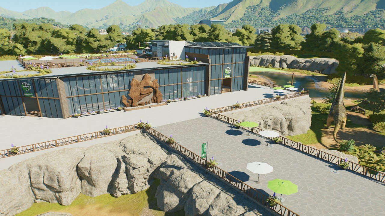 Discovery center with enclosure